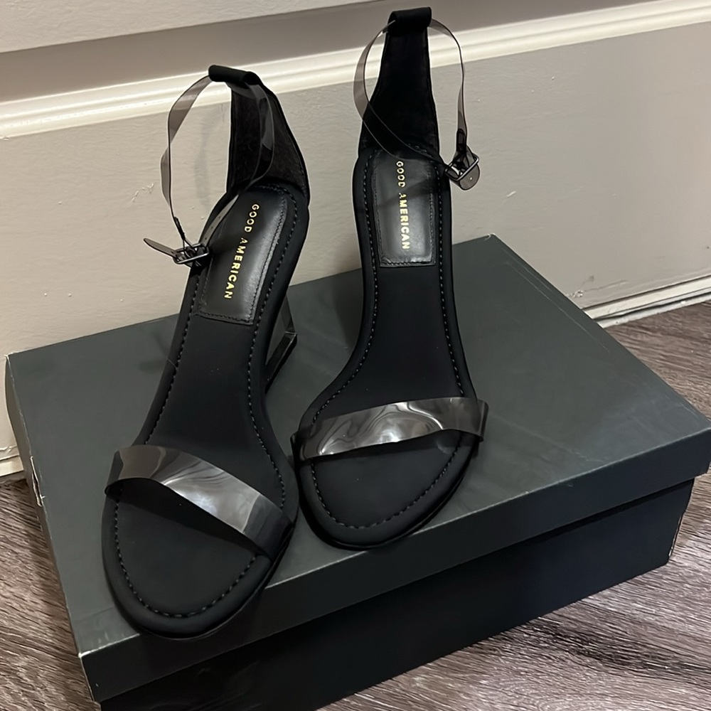 GOOD AMERICAN CINDER F*CKING RELLA “GLASS” Lucite wedges, smoky black strap - Picture 5 of 6